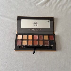 Anastasia Beverly Hills Soft Glam Eyeshadow Palette